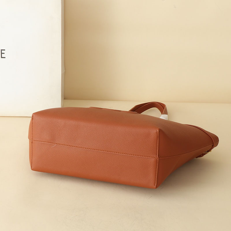 N品 セリーヌ バッグ 人気 ランキング CELINE トートバッグ 人気 ミディアム カバ アナイス キュイル トリオンフ 116853ENY.04LU タン ゴールド金具 - 画像 (5)