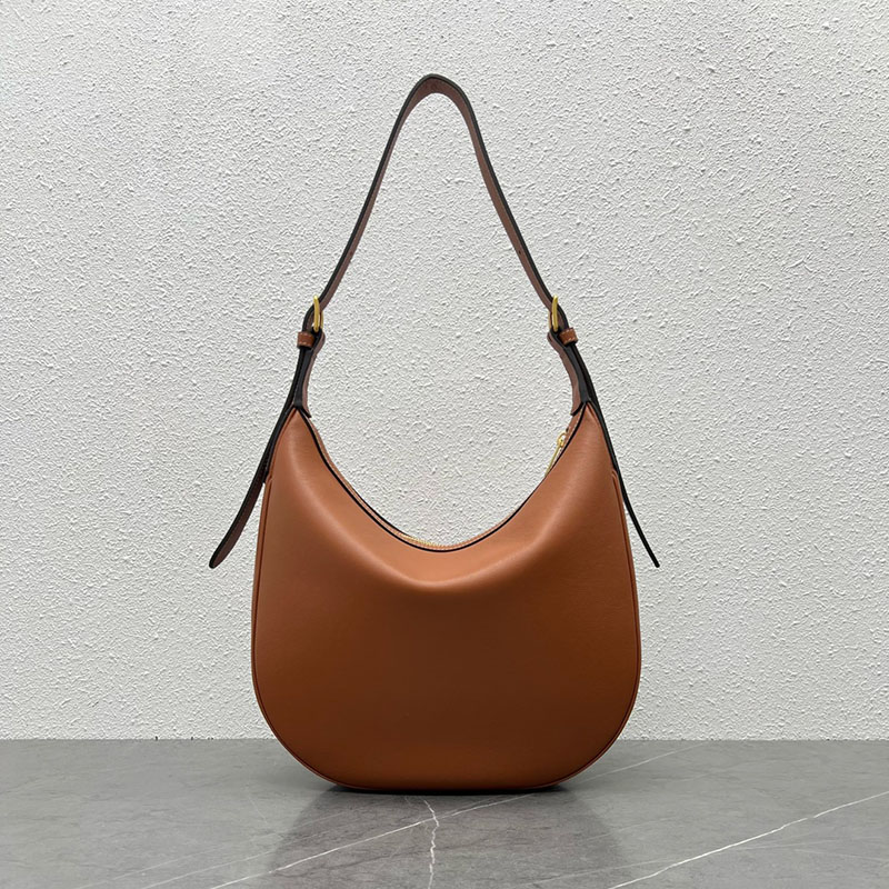 N品 セリーヌ バッグ 人気 ランキング CELINE ホーボーバッグ ミディアム エロイズ キュイル トリオンフ バッグ 114713FLH.04LU タン ゴールド金具 - 画像 (5)