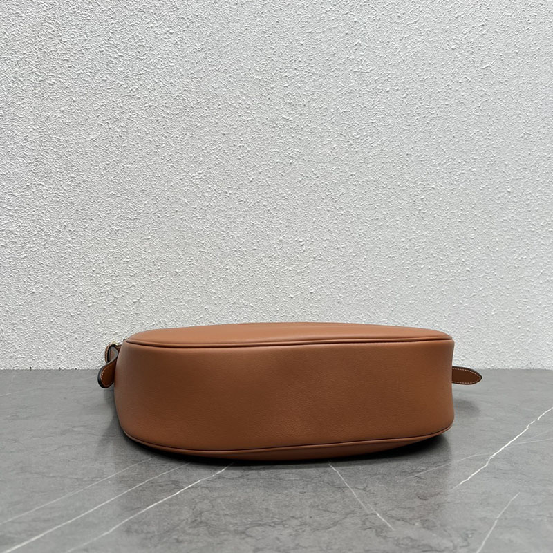 N品 セリーヌ バッグ 人気 ランキング CELINE ホーボーバッグ ミディアム エロイズ キュイル トリオンフ バッグ 114713FLH.04LU タン ゴールド金具 - 画像 (4)