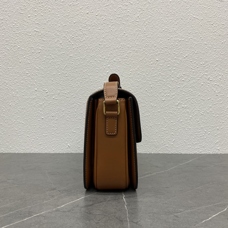 N品 セリーヌ バッグ 人気 ランキング CELINE ショルダーバッグ 人気 クラシック トリオンフ バッグ 191242BZ4.04LU タン ゴールド金具 - 画像 (5)