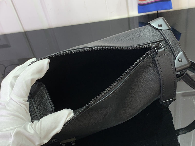 ルイヴィトン 新作バッグ 2025 サイドトランク PM ブラック M24309 マットエピ・レザー ブラック金具 - 画像 (3)