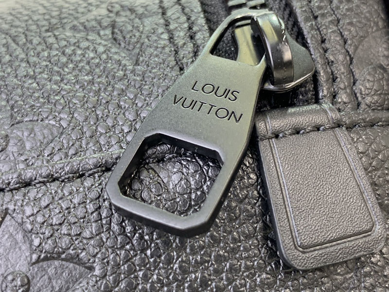 ルイヴィトン トラベルポーチ 人気 トイレタリー・バッグ ブラック M11510 モノグラム・アンプラント レザー ブラック金具 - 画像 (6)