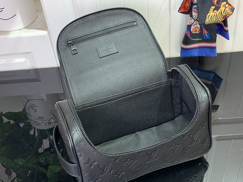ルイヴィトン トラベルポーチ 人気 トイレタリー・バッグ ブラック M11510 モノグラム・アンプラント レザー ブラック金具 - 画像 (4)