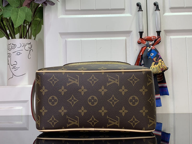 ルイヴィトン トラベルポーチ 人気 トイレタリー・バッグ ブラウン M11510 モノグラム・キャンバス ゴールド金具 - 画像 (7)