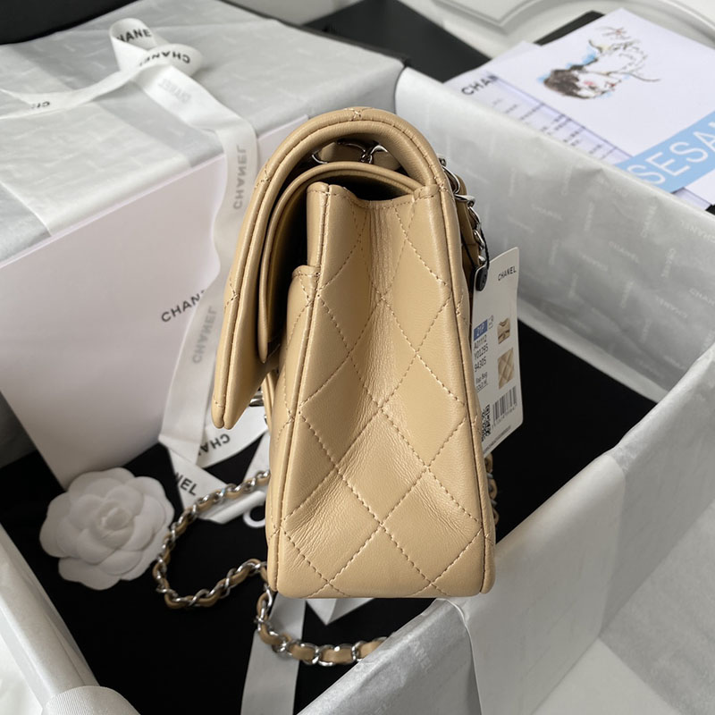 最高級シャネルスーパーコピー シャネルバッグコピー クラシック ハンドバッグ マトラッセ25 定価 ベージュ A01112 ラムスキン シルバー金具 2410847 - 画像 (6)