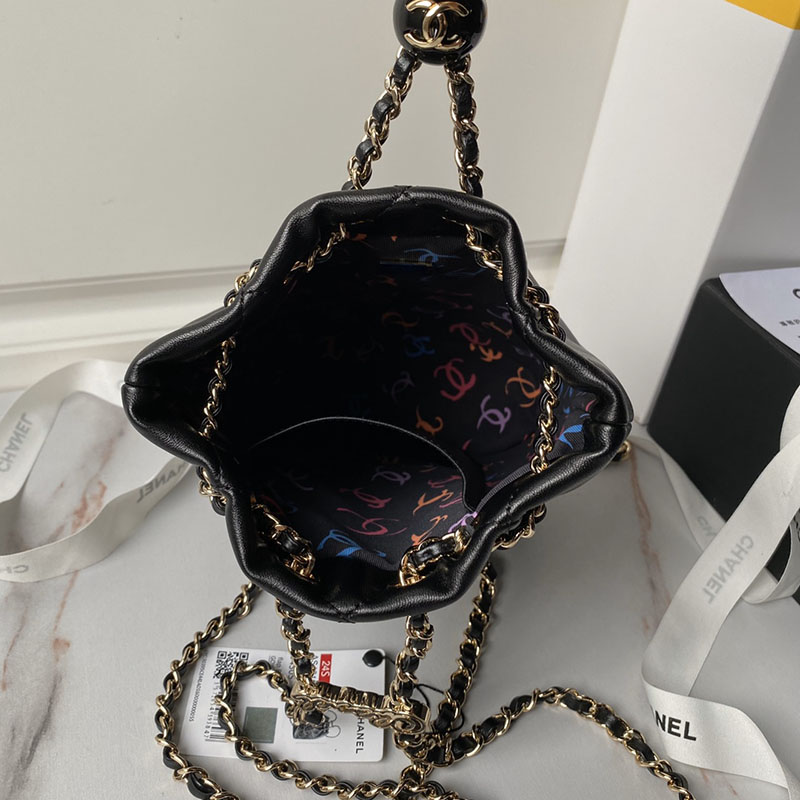 最高級シャネルスーパーコピー シャネルバッグコピー 24SS マトラッセ ココマーク シャイニーカーフ 巾着 バックパック 黒 (ブラック) AS4810 ラムスキン シルバー金具 2410859 - 画像 (3)