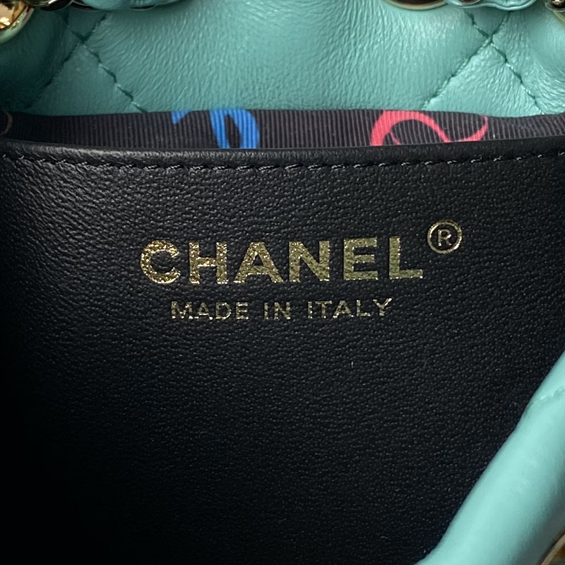 最高級シャネルスーパーコピー シャネルバッグコピー 24SS マトラッセ ココマーク シャイニーカーフ 巾着 バックパック グリーン AS4810 ラムスキン シルバー金具 2410860 - 画像 (3)