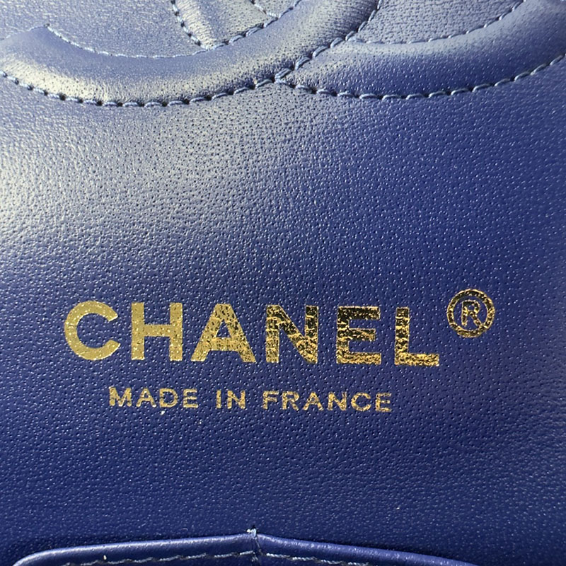 最高級シャネルスーパーコピー シャネルバッグコピー クラシックハンドバッグ マトラッセ25 定価 ブルー A01112 キャビアスキン シャンパンゴールド金具 2410864 - 画像 (2)