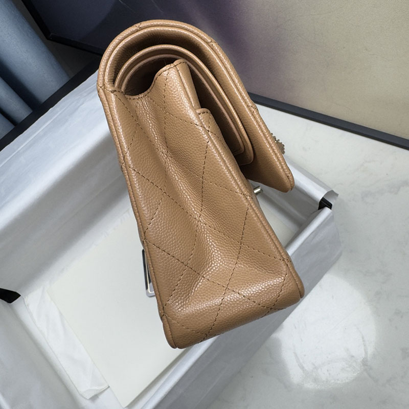 最高級シャネルスーパーコピー シャネルバッグコピー クラシックハンドバッグ マトラッセ25 定価 モカベージュ A01112 キャビアスキン シャンパンゴールド金具 2410869 - 画像 (6)