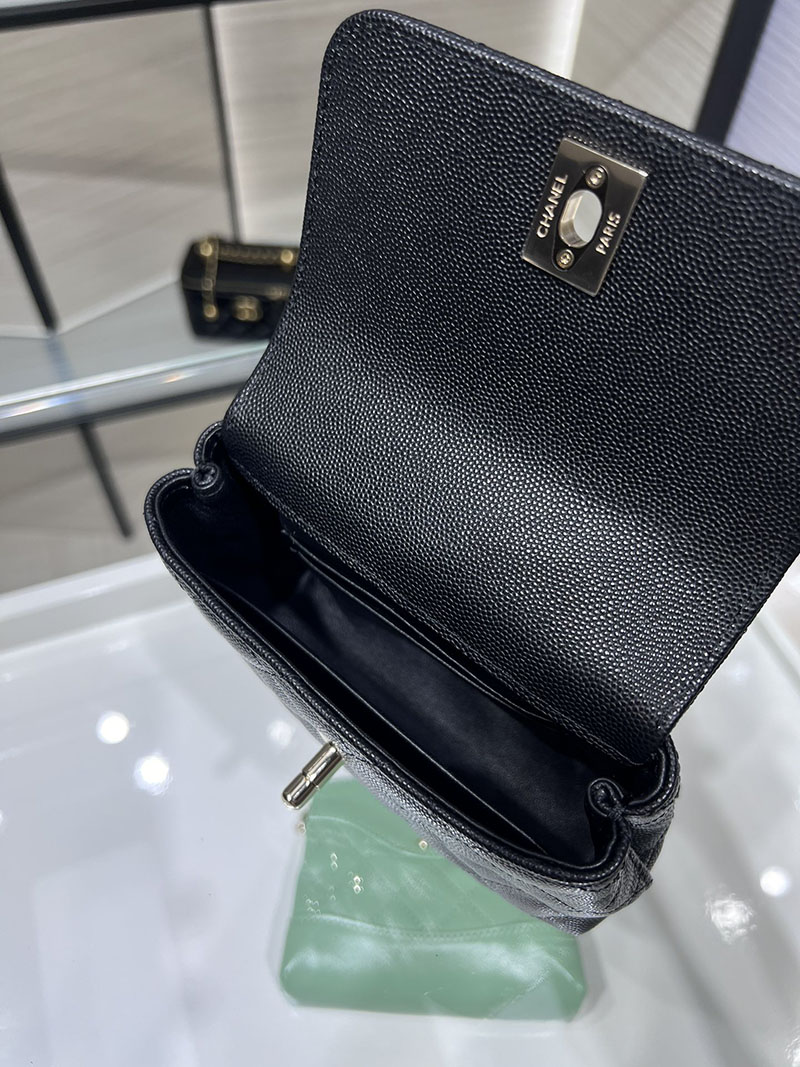 最高級シャネルスーパーコピー シャネルバッグコピー トップハンドル ミニ フラップ バッグ 定価 黒 (ブラック) AY0720 キャビアスキン ゴールド金具 2410873 - 画像 (3)