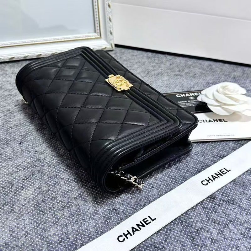 最高級シャネルスーパーコピー シャネルバッグコピー ボーイシャネル20 スモール バッグ 定価 黒 (ブラック) A67085 ラムスキン ゴールド金具 2410894 - 画像 (6)