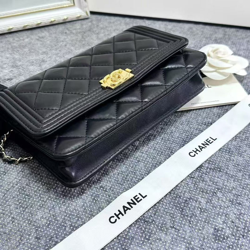 最高級シャネルスーパーコピー シャネルバッグコピー ボーイシャネル20 スモール バッグ 定価 黒 (ブラック) A67085 ラムスキン ゴールド金具 2410894 - 画像 (5)