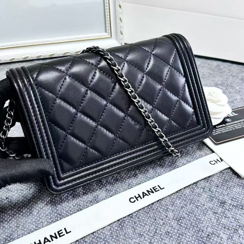 最高級シャネルスーパーコピー シャネルバッグコピー ボーイシャネル20 スモール バッグ 定価 黒 (ブラック) A67085 ラムスキン シルバー金具 2410895 - 画像 (7)
