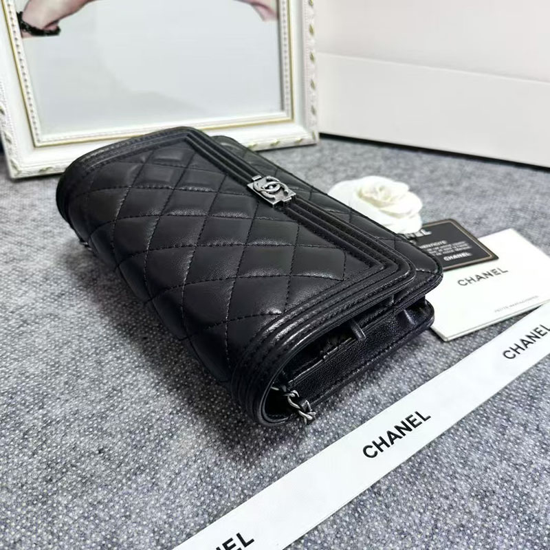 最高級シャネルスーパーコピー シャネルバッグコピー ボーイシャネル20 スモール バッグ 定価 黒 (ブラック) A67085 ラムスキン シルバー金具 2410895 - 画像 (6)