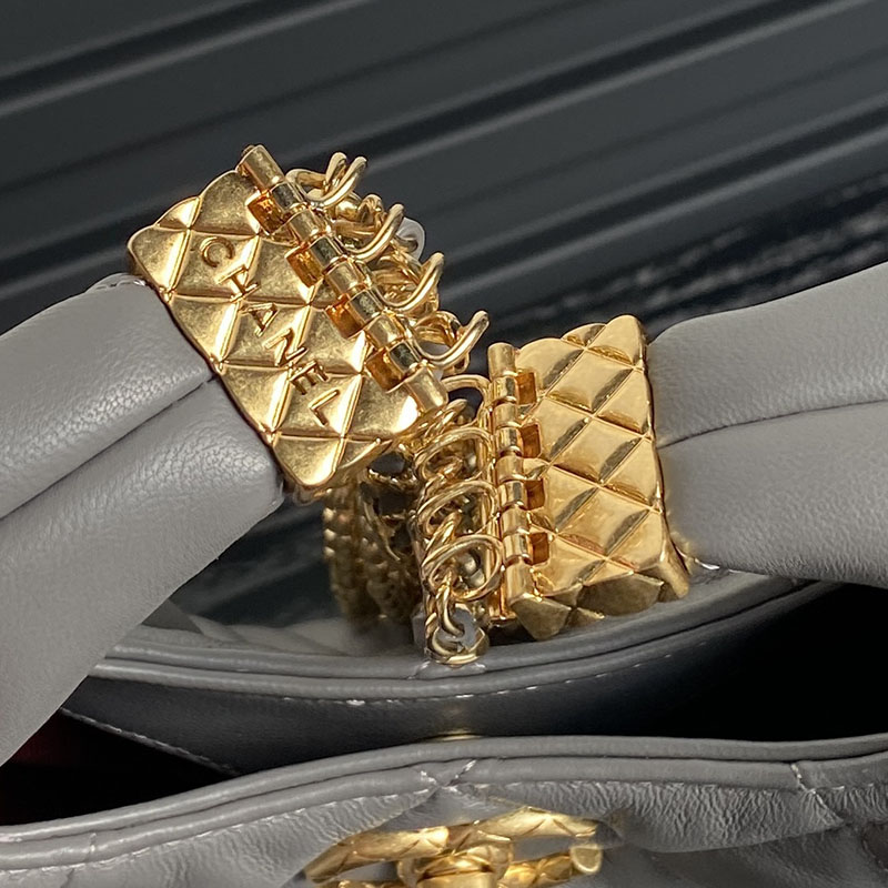 最高級シャネルスーパーコピー シャネルバッグコピー chanel 24Aディナーバッグhoboフリンジチェーン グレー AS4966 カーフスキン ゴールド金具 2410906 - 画像 (7)
