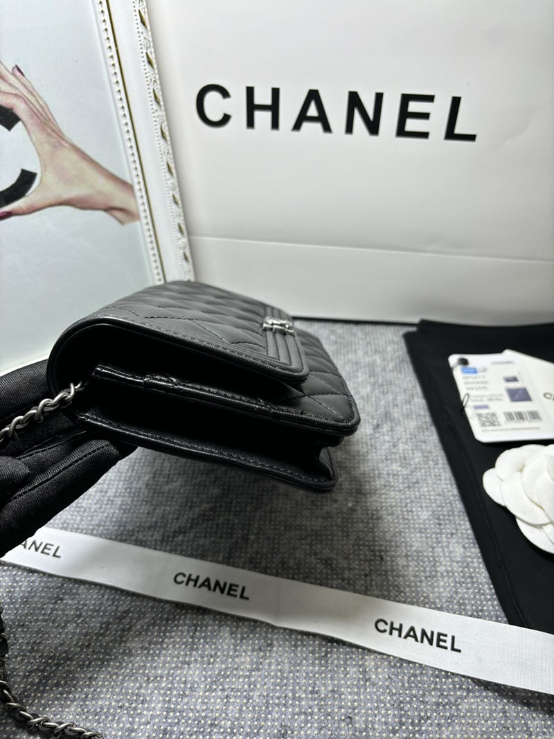 最高級シャネルスーパーコピー シャネルバッグコピー シャネル チェーンウォレット 定価 ボーイシャネル 黒 (ブラック) A48654 カーフスキン シルバー金具 2410924 - 画像 (4)