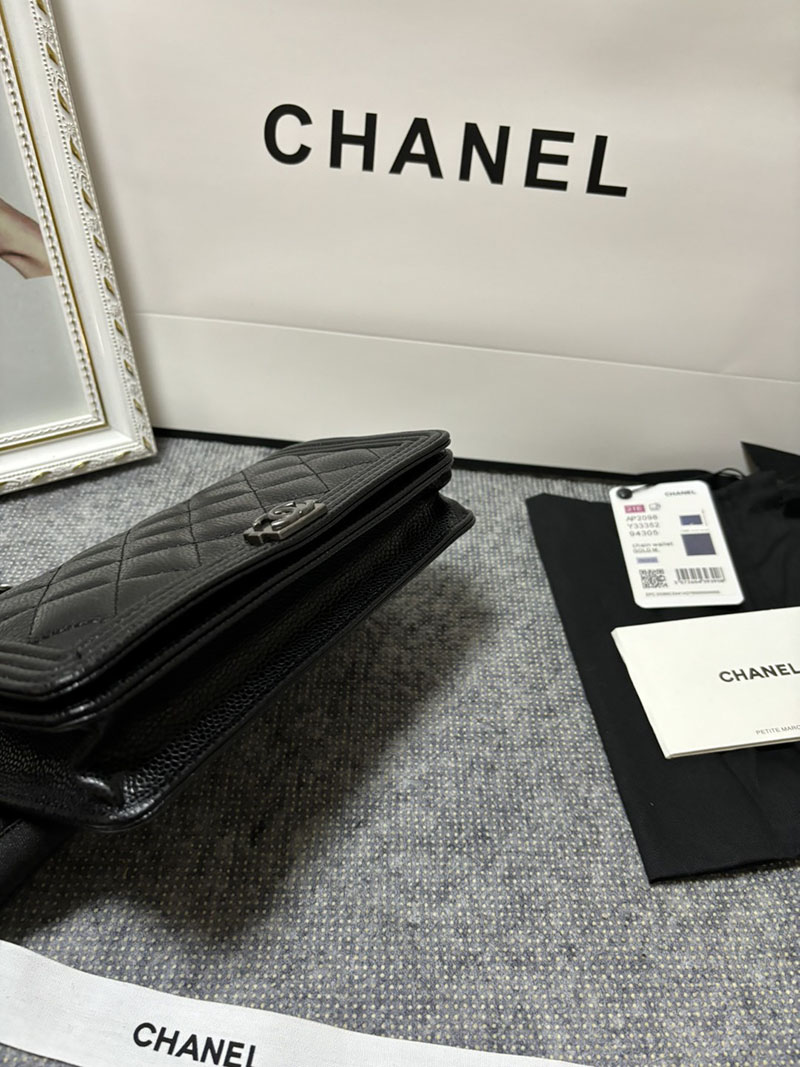 最高級シャネルスーパーコピー シャネルバッグコピー シャネル チェーンウォレット 定価 ボーイシャネル 黒 (ブラック) AP1117 キャビアスキン シルバー金具 2410925 - 画像 (4)