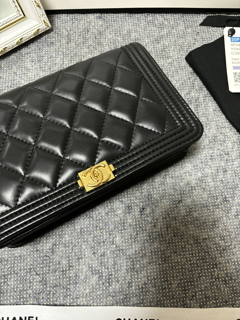 最高級シャネルスーパーコピー シャネルバッグコピー シャネル チェーンウォレット 定価 ボーイシャネル 黒 (ブラック) AP1117 カーフスキン ゴールド金具 2410928 - 画像 (5)