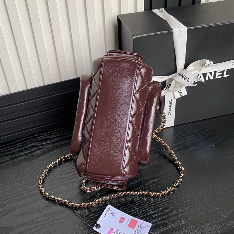 最高級シャネルスーパーコピー シャネルバッグコピー シャネル シャイニーラムスキン カメラバッグ 定価 ワインレッド AS5220 カーフスキン シャンパンゴールド金具 2410931 - 画像 (4)