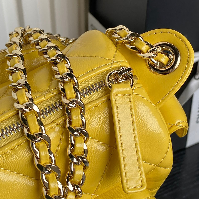 最高級シャネルスーパーコピー シャネルバッグコピー シャネル シャイニーラムスキン カメラバッグ 定価 イエロー AS5220 カーフスキン シャンパンゴールド金具 2410934 - 画像 (7)