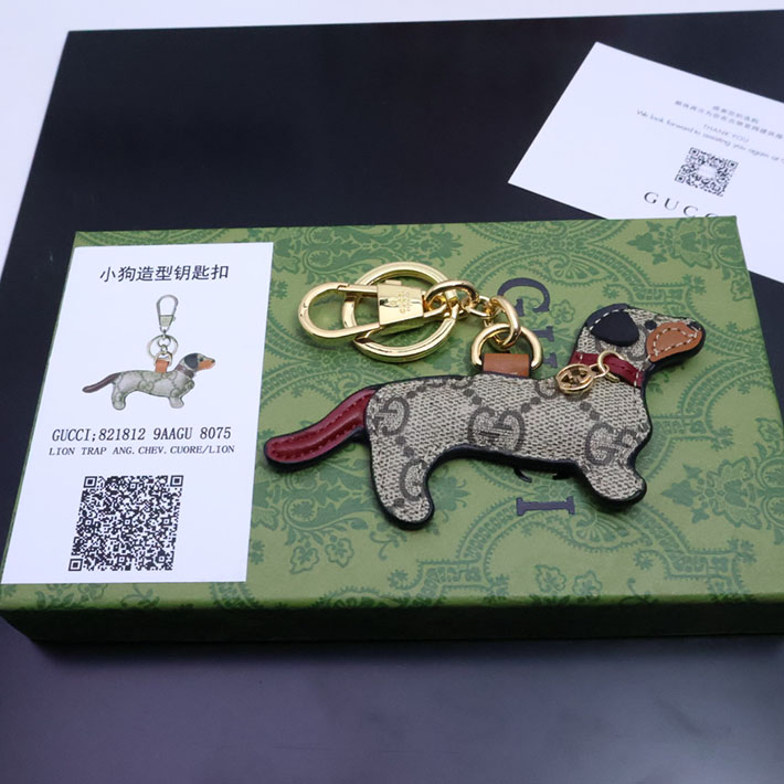 グッチ チャーム キーホルダー GUCCI ドッグ シェイプ バッグ チャーム 821812 9AAGV 8076 2025新作 - 画像 (3)