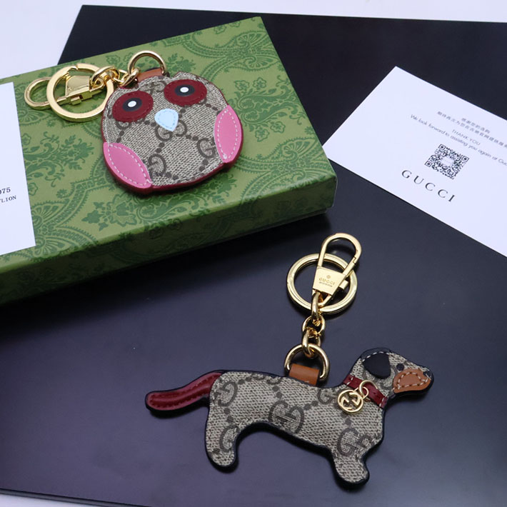 グッチ チャーム キーホルダー GUCCI ドッグ シェイプ バッグ チャーム 821812 9AAGV 8076 2025新作 - 画像 (2)