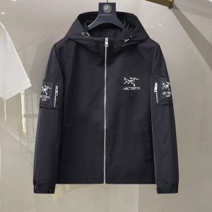 アークテリクス 街着 おすすめ