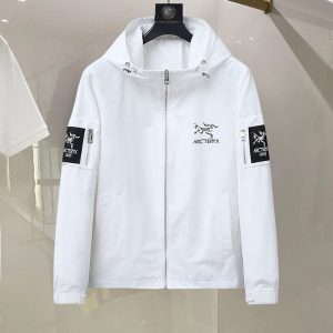 アークテリクス 街着 おすすめ
