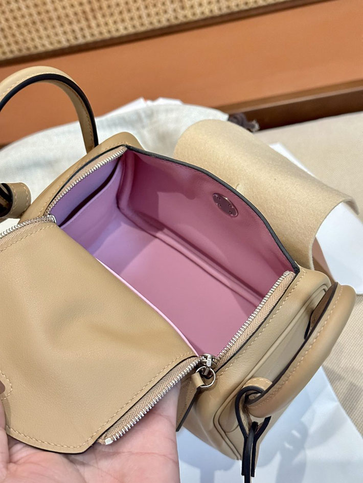エルメス リンディ 人気色 リンディミニ 定価 ミニリンディ ビスキュイ/ローズサクラ スイフト シルバー金具 2412128 - 画像 (3)