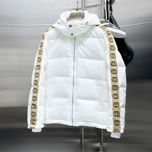 グッチ ノースフェイス ダウン 定価