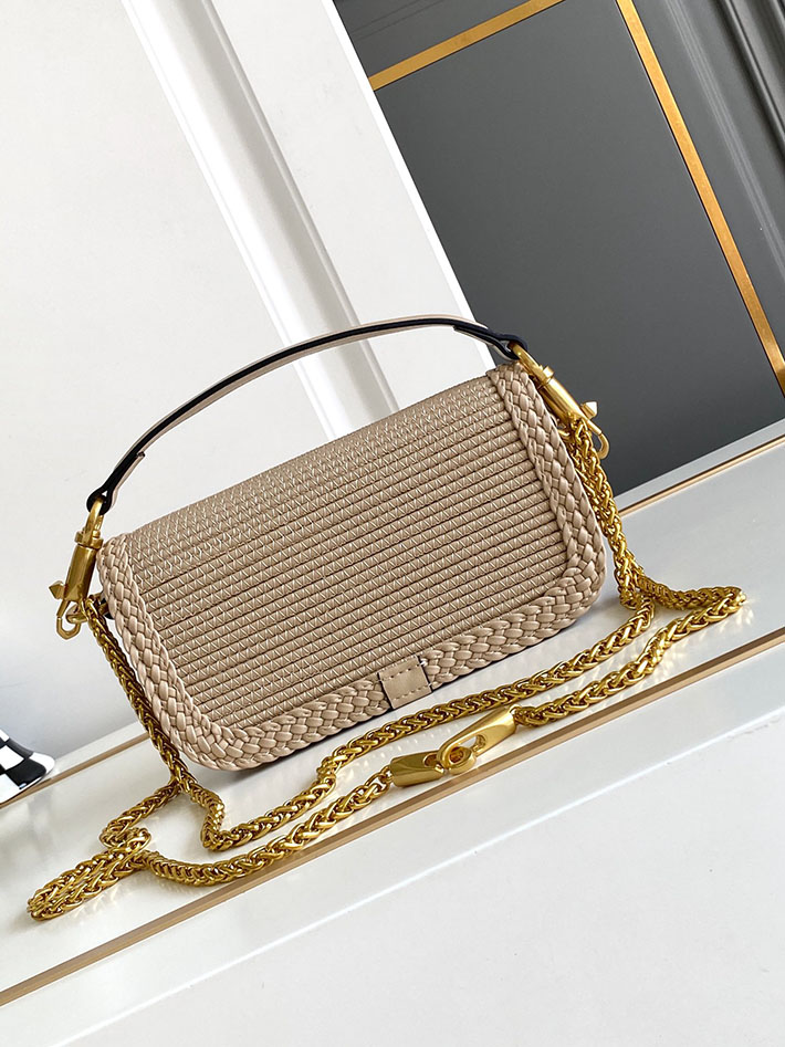 N品 ヴァレンティノ バッグ 人気 VALENTINO ショルダーバッグ レディース 斜めがけ 軽い ブランド 2412214 ダヴグレー ゴールド金具 - 画像 (7)