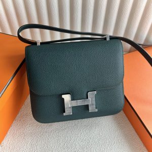 コンスタンスミニ 何が入る