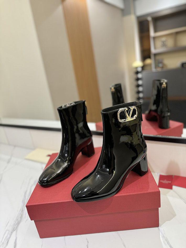 最高級ヴァレンティノスーパーコピー靴 ヴァレンティノブーツコピー VALENTINO ミドルブーツ レディース 歩きやすい 2412303 ブラック - 画像 (9)