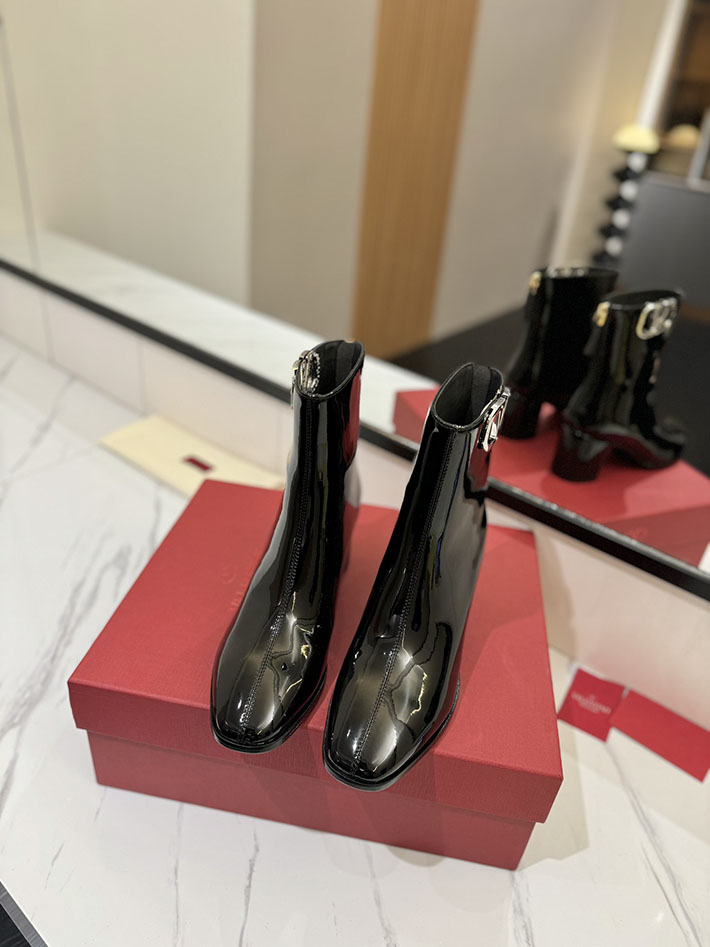 最高級ヴァレンティノスーパーコピー靴 ヴァレンティノブーツコピー VALENTINO ミドルブーツ レディース 歩きやすい 2412303 ブラック - 画像 (8)