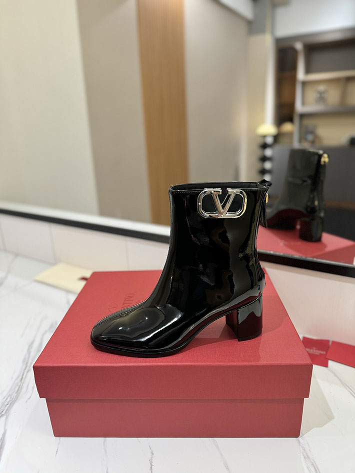 最高級ヴァレンティノスーパーコピー靴 ヴァレンティノブーツコピー VALENTINO ミドルブーツ レディース 歩きやすい 2412303 ブラック - 画像 (7)