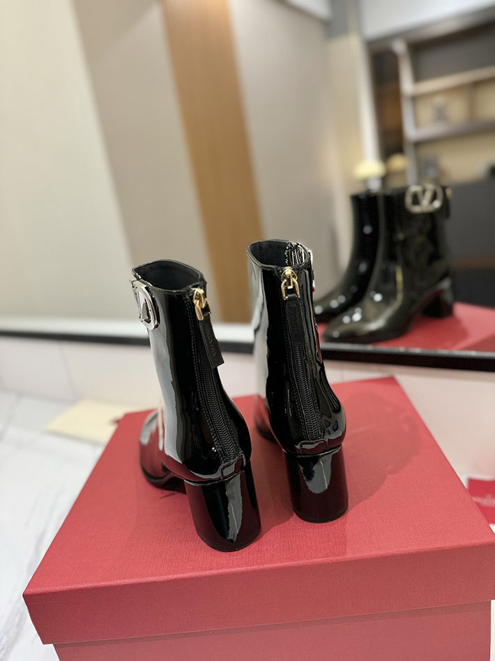 最高級ヴァレンティノスーパーコピー靴 ヴァレンティノブーツコピー VALENTINO ミドルブーツ レディース 歩きやすい 2412303 ブラック - 画像 (2)