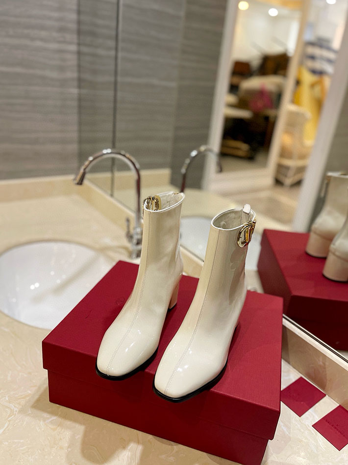 最高級ヴァレンティノスーパーコピー靴 ヴァレンティノブーツコピー VALENTINO ミドルブーツ レディース 歩きやすい 2412304 ホワイト - 画像 (8)