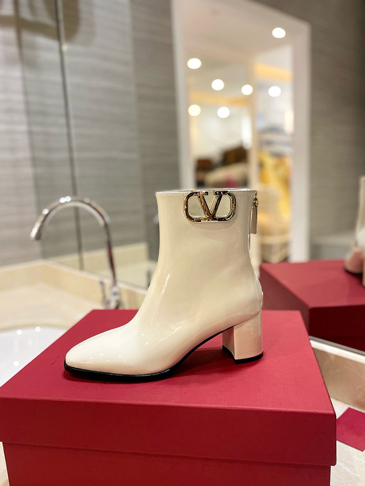 最高級ヴァレンティノスーパーコピー靴 ヴァレンティノブーツコピー VALENTINO ミドルブーツ レディース 歩きやすい 2412304 ホワイト - 画像 (7)