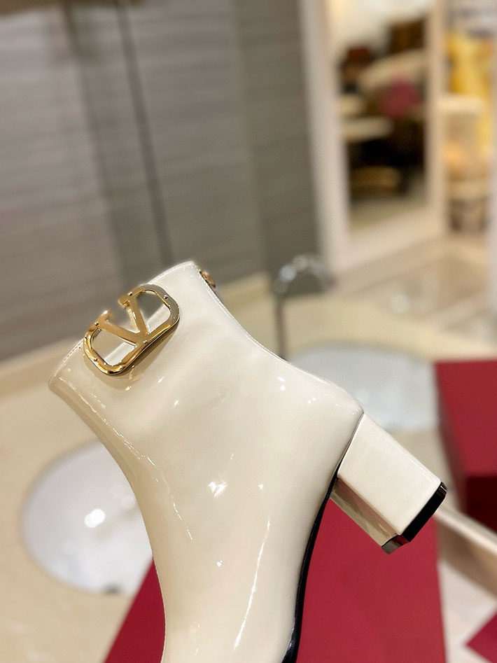 最高級ヴァレンティノスーパーコピー靴 ヴァレンティノブーツコピー VALENTINO ミドルブーツ レディース 歩きやすい 2412304 ホワイト - 画像 (3)