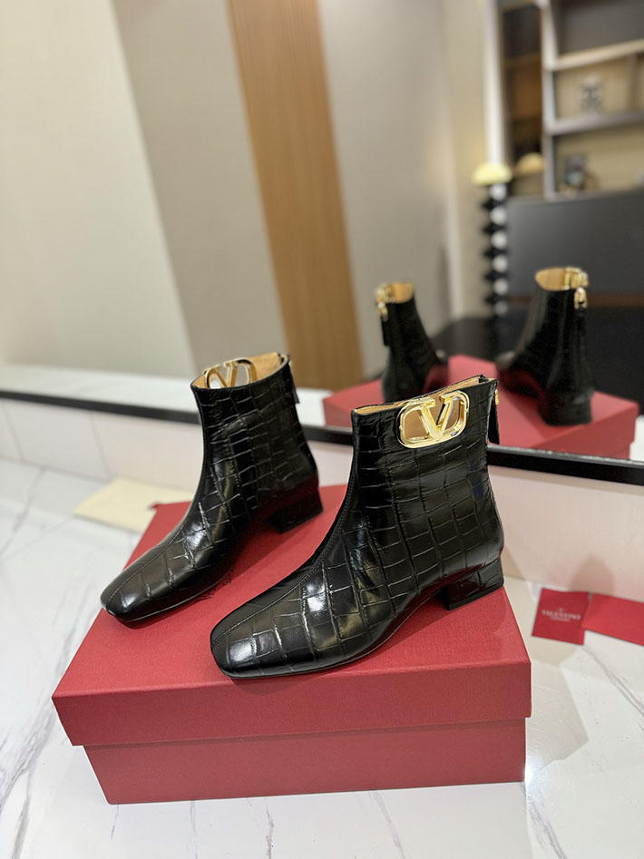 最高級ヴァレンティノスーパーコピー靴 ヴァレンティノブーツコピー VALENTINO ミドルブーツ レディース 歩きやすい 2412305 ブラック - 画像 (9)