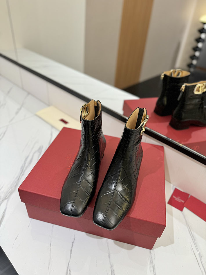 最高級ヴァレンティノスーパーコピー靴 ヴァレンティノブーツコピー VALENTINO ミドルブーツ レディース 歩きやすい 2412305 ブラック - 画像 (8)