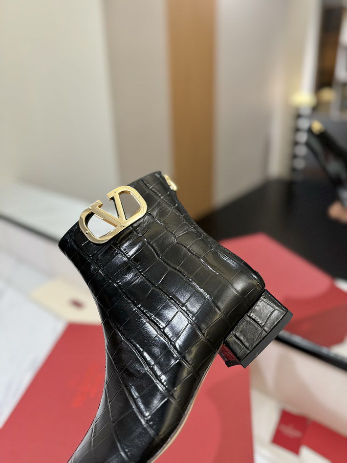 最高級ヴァレンティノスーパーコピー靴 ヴァレンティノブーツコピー VALENTINO ミドルブーツ レディース 歩きやすい 2412305 ブラック - 画像 (3)