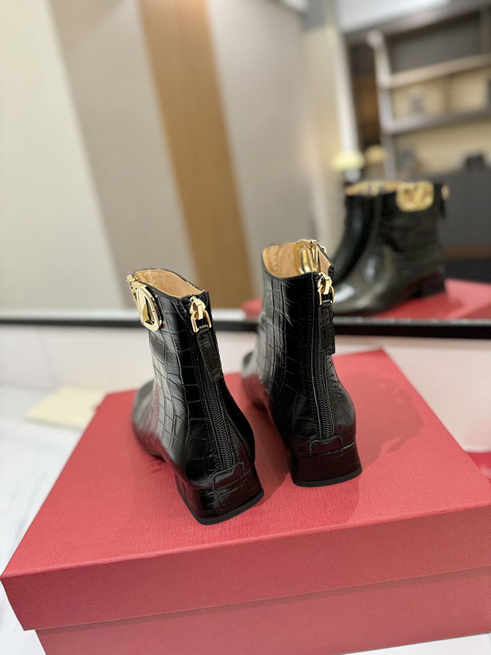 最高級ヴァレンティノスーパーコピー靴 ヴァレンティノブーツコピー VALENTINO ミドルブーツ レディース 歩きやすい 2412305 ブラック - 画像 (2)