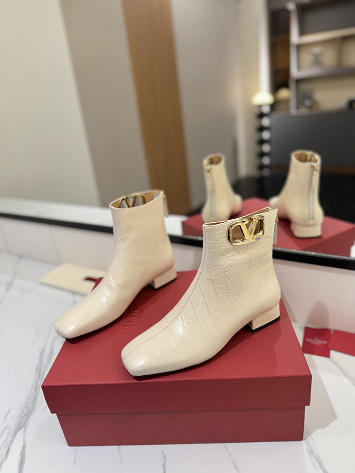 最高級ヴァレンティノスーパーコピー靴 ヴァレンティノブーツコピー VALENTINO ミドルブーツ レディース 歩きやすい 2412306 ホワイト - 画像 (9)