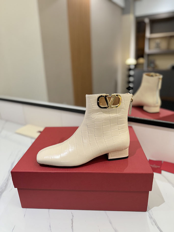 最高級ヴァレンティノスーパーコピー靴 ヴァレンティノブーツコピー VALENTINO ミドルブーツ レディース 歩きやすい 2412306 ホワイト - 画像 (7)