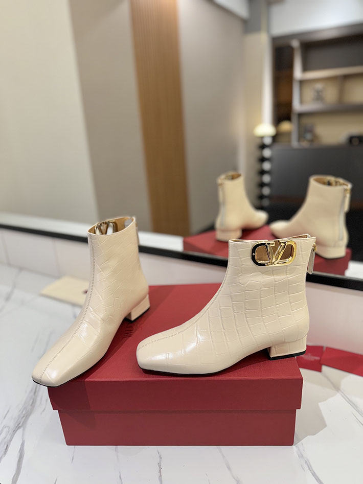 最高級ヴァレンティノスーパーコピー靴 ヴァレンティノブーツコピー VALENTINO ミドルブーツ レディース 歩きやすい 2412306 ホワイト - 画像 (5)