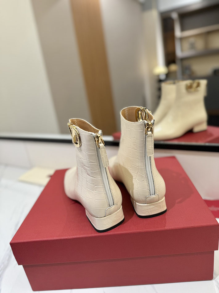 最高級ヴァレンティノスーパーコピー靴 ヴァレンティノブーツコピー VALENTINO ミドルブーツ レディース 歩きやすい 2412306 ホワイト - 画像 (2)