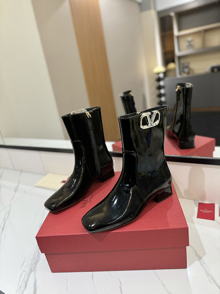 最高級ヴァレンティノスーパーコピー靴 ヴァレンティノブーツコピー VALENTINO ミドルブーツ レディース 歩きやすい 2412308 ブラック - 画像 (9)
