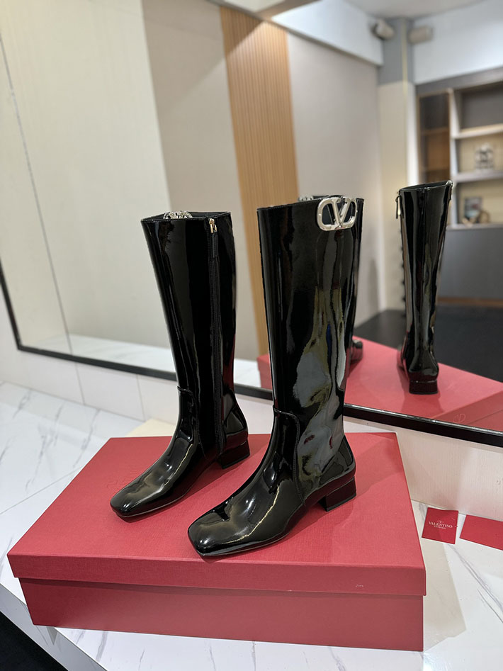最高級ヴァレンティノスーパーコピー靴 ヴァレンティノブーツコピー VALENTINO ロングブーツ 流行り 2025 2412312 ブラック - 画像 (9)