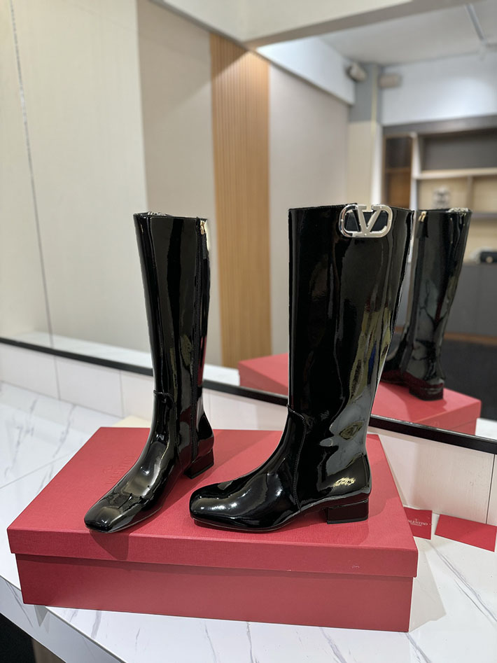 最高級ヴァレンティノスーパーコピー靴 ヴァレンティノブーツコピー VALENTINO ロングブーツ 流行り 2025 2412312 ブラック - 画像 (5)